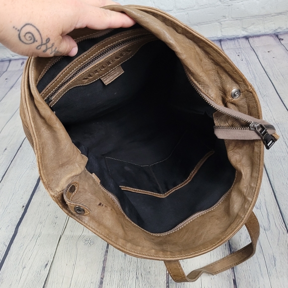 SOHO BAGS | genuine Italian dustressed leather slouchy backpack - Picture 5 of 9